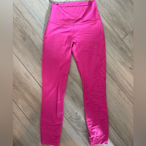 Lululemon ribbed Vibrant Pink Leggings - Picture 1 of 2